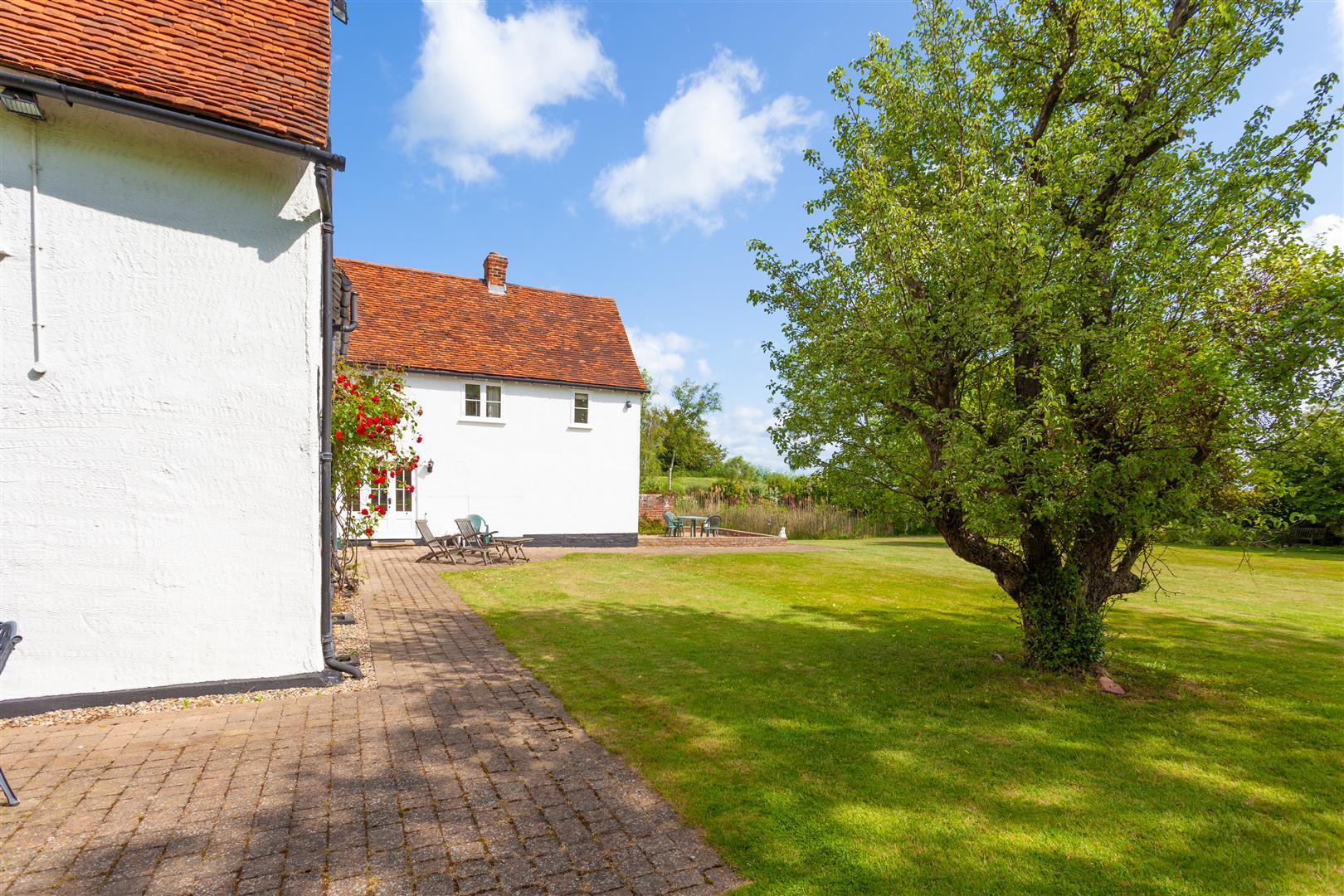 Pledgdon Green, Stortford Prestige & Village